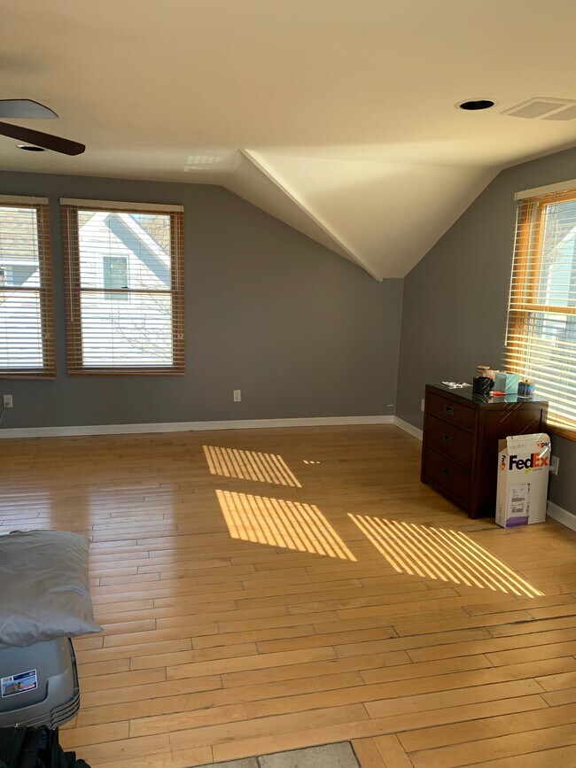 loft - 950 Chestnut St