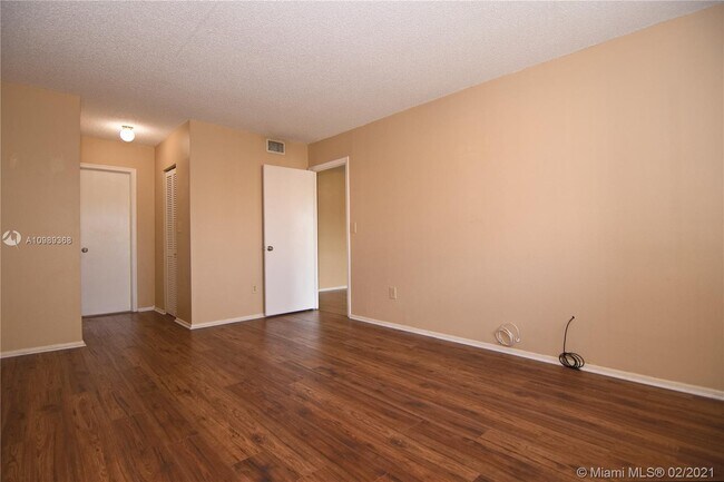 Building Photo - 7915 Camino Real