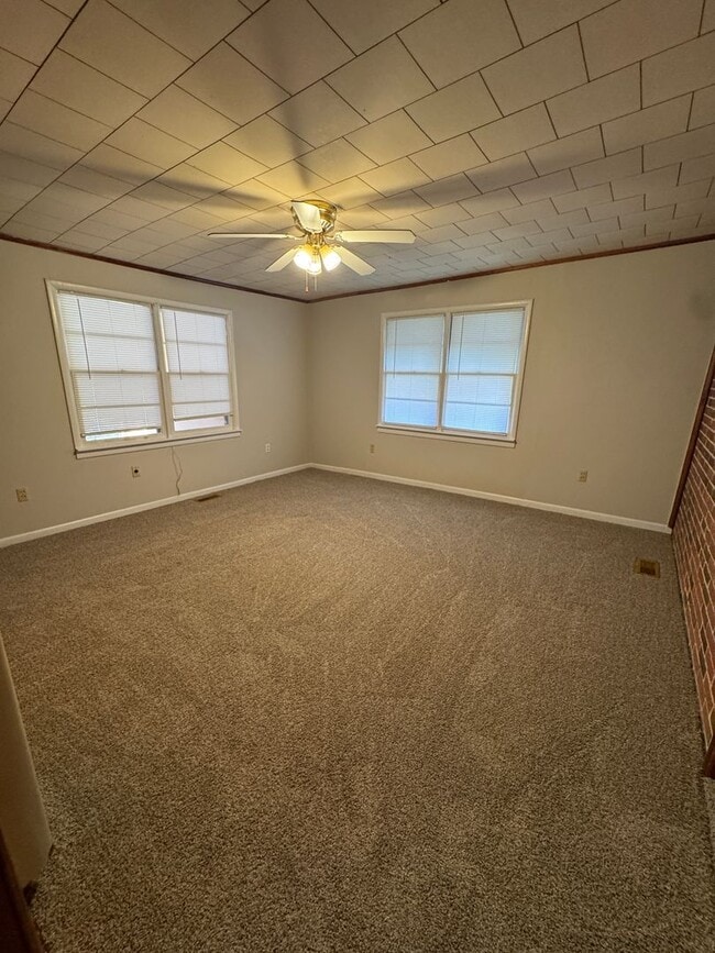 Building Photo - 1004 Maplewood Ave