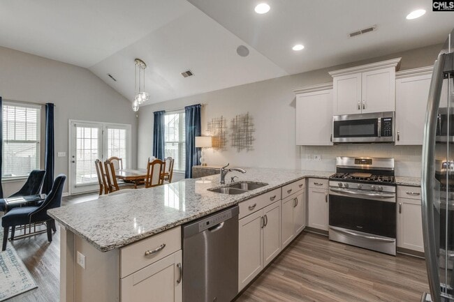 Building Photo - 1453 Ardennes Dr