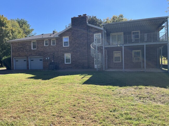 Photo - "Charming 3-Bed Sanctuary with Finished Ba... Apartment