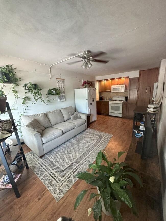 Foto del edificio - 1BR/1BA Main Level Unit Short Distance to ...