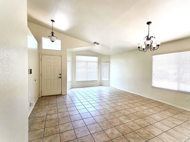 Foto del edificio - Wonderful 3-bedroom 2 bathroom