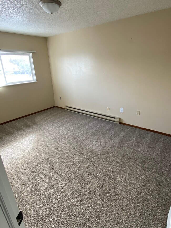 Building Photo - 2509 s Emerson ave