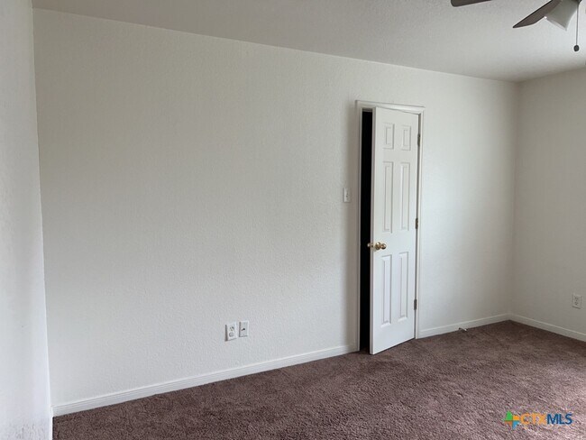 Foto del edificio - 308 Cedar Ridge Dr