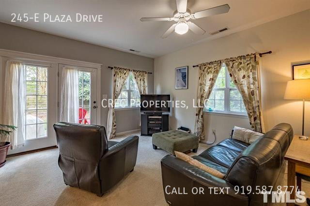 Foto del edificio - 245-E Plaza Drive-