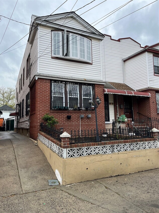 Primary Photo - 93-18 202nd St