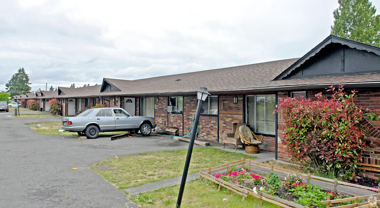 Cottage Lane Apartments