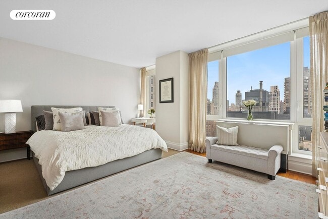 Foto del edificio - 300 E 77th St