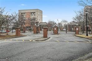 Primary Photo - 898 Oak St SW