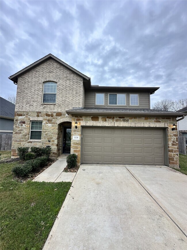 Foto del edificio - 13238 Enchanted Way Dr