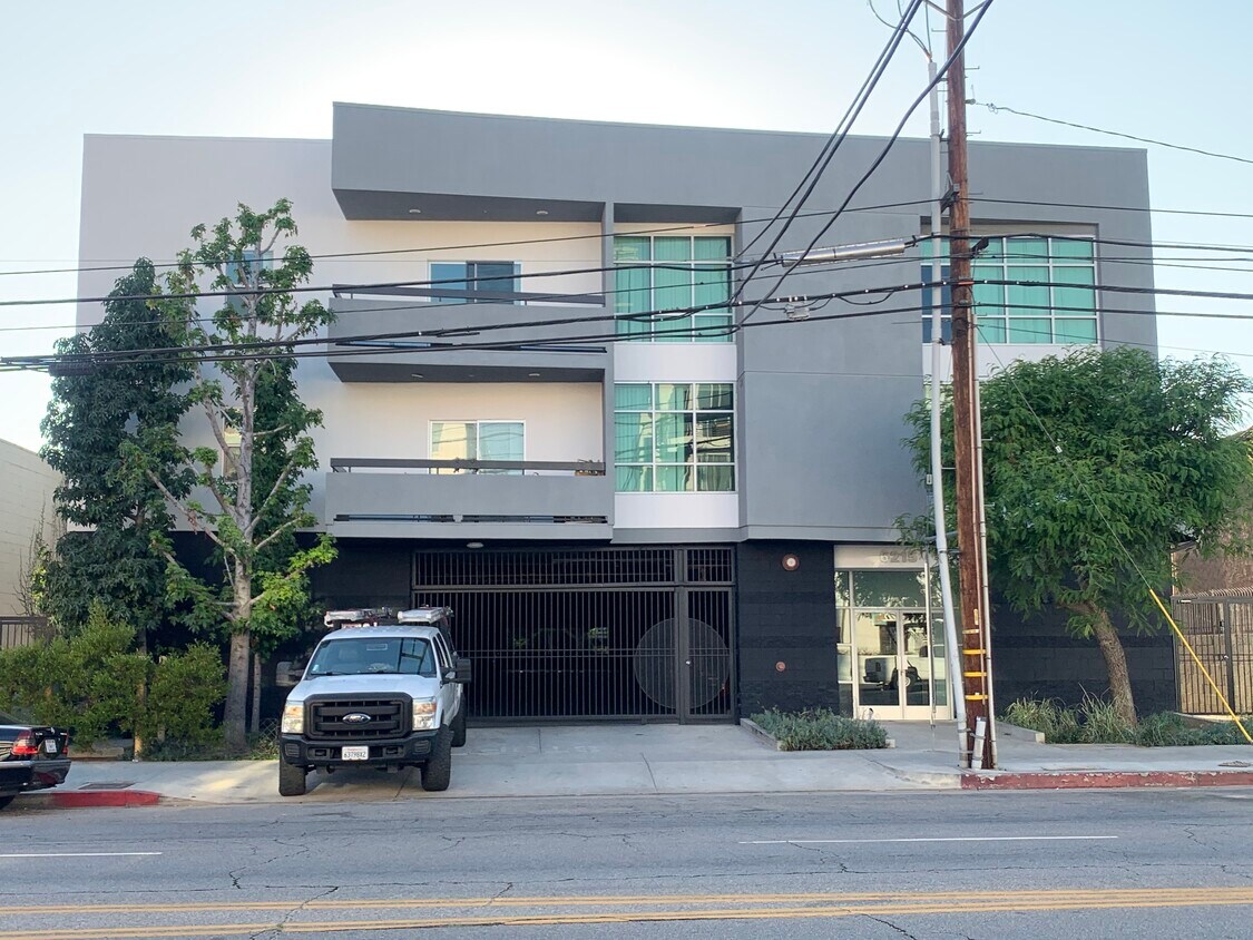Primary Photo - Kester Street Apartments