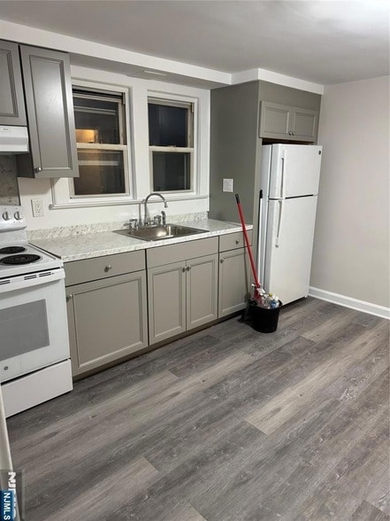 Photo - 1062 E 25th St