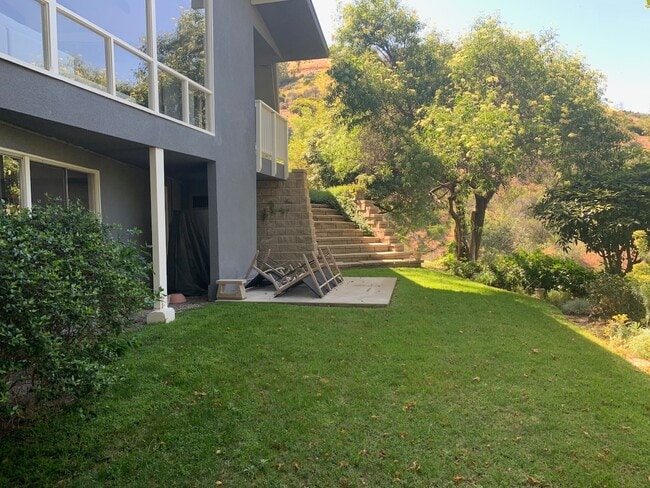 Foto del edificio - 1406 N Kenter Ave