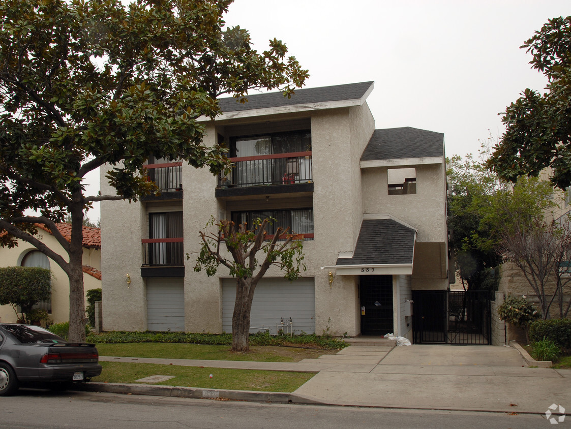 Building Photo - 337 N Kenwood St