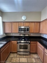 Building Photo - 10237 King Henry Ave