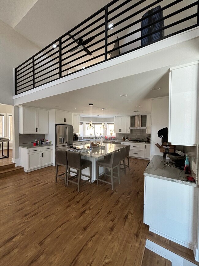 Foto del edificio - 29500 Live Oak Canyon Rd