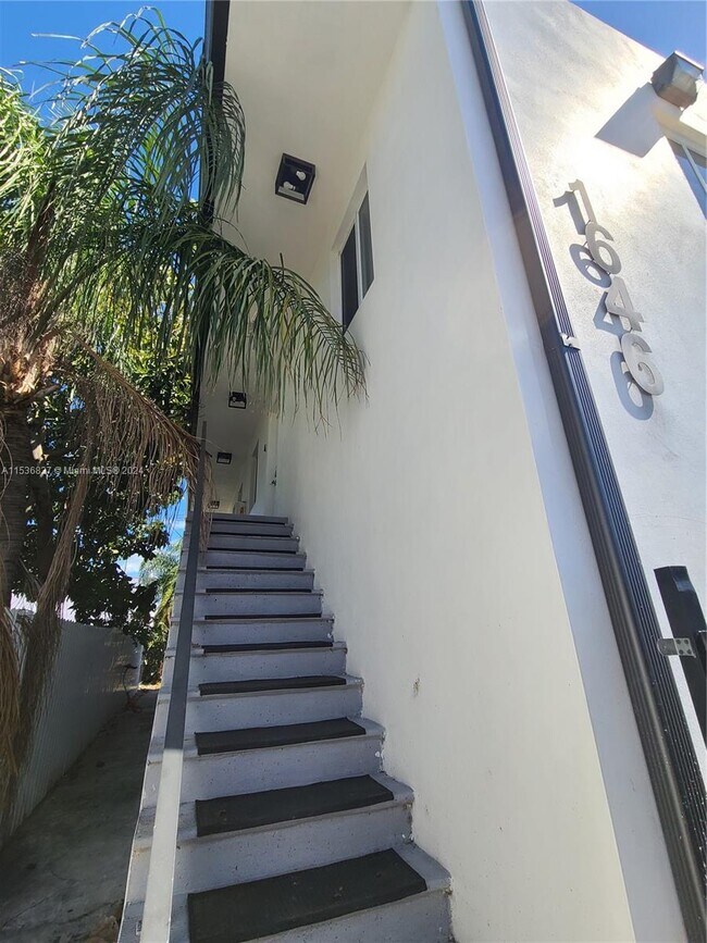 Foto del edificio - 1646 NW 1st Pl