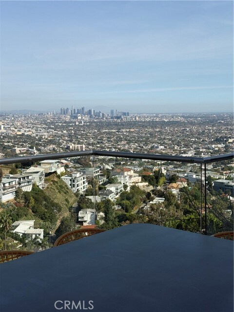 Foto del edificio - 8672 Franklin Ave