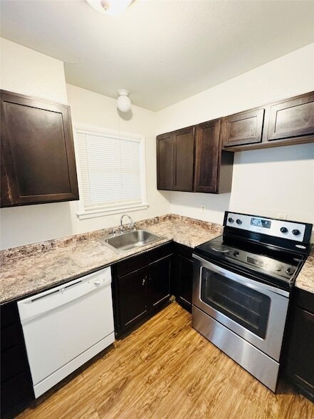 Building Photo - 2629 Blyth Dr