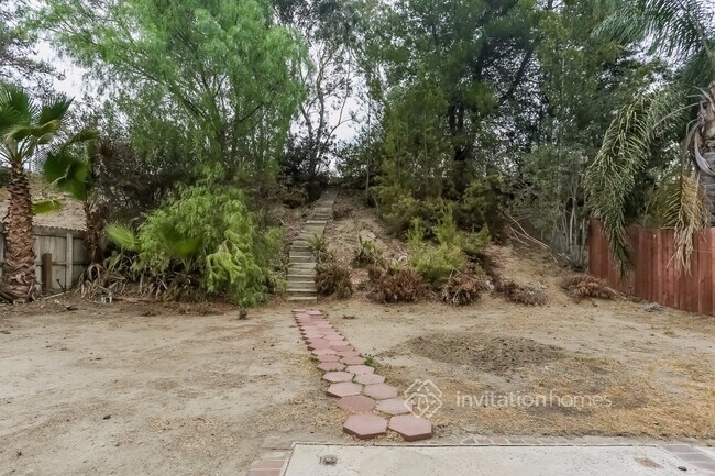 Building Photo - 39461 Oak Cliff Dr