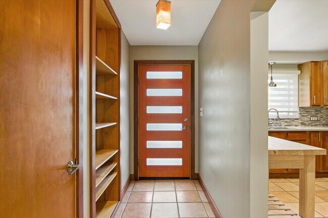 Foto del edificio - 712 Collegewood St