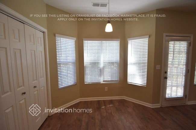 Foto del edificio - 462 Boxelder Rd