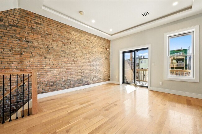 Foto del edificio - 125 Saratoga St
