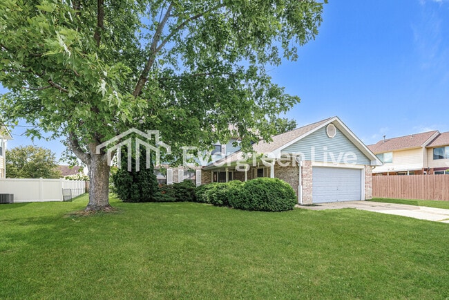 Building Photo - 8789 Trowbridge Way