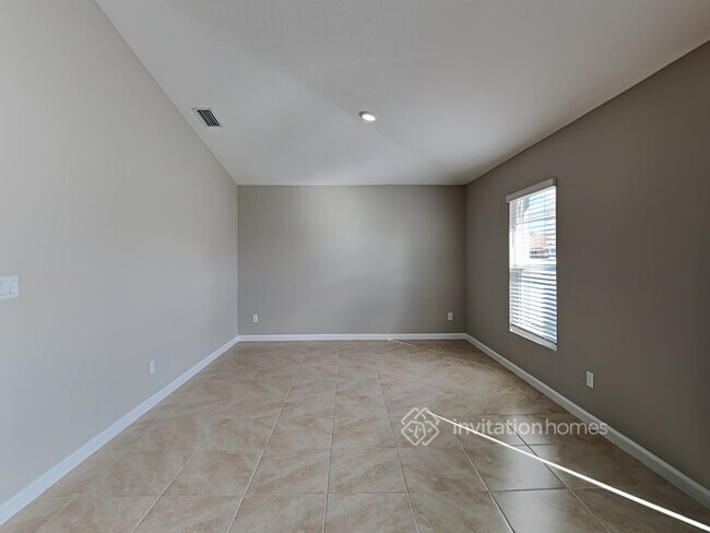Building Photo - 2901 SW Vittorio St