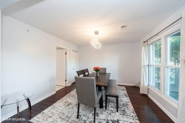 Building Photo - 117 Rivershire Ln
