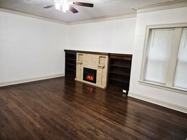 Foto del edificio - 7826 S Bennett Ave