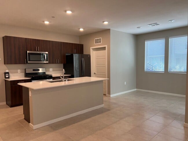 Building Photo - Affinity - Summerlin West