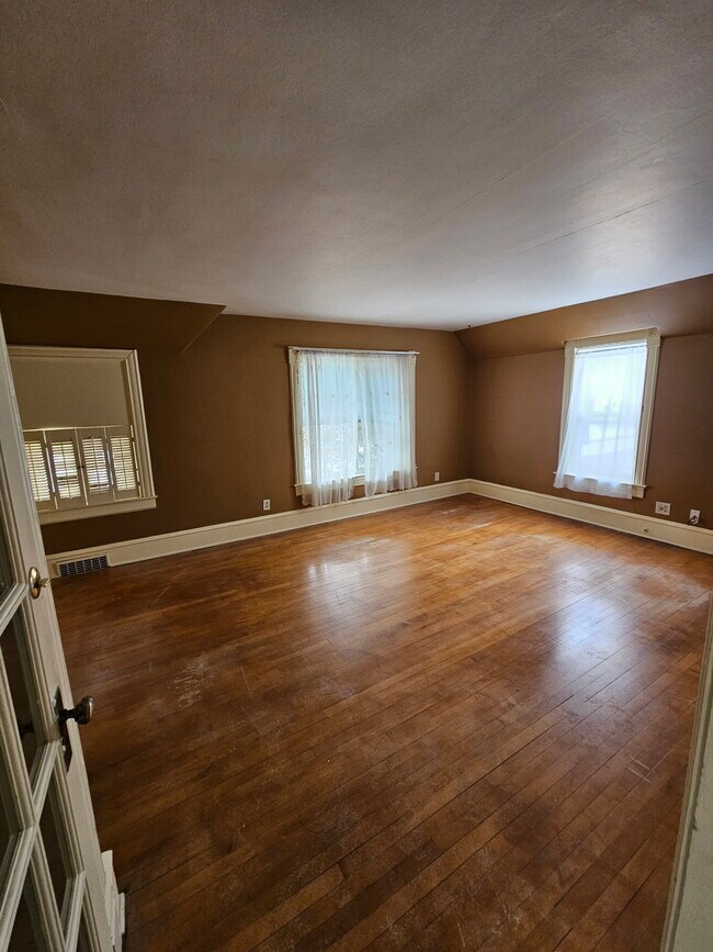 Sala de estar - 528 N Tonka St