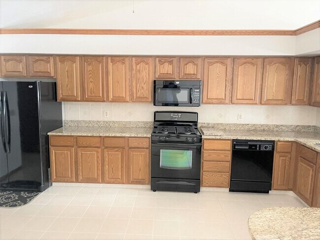 Building Photo - 3725 Mercedes Pl