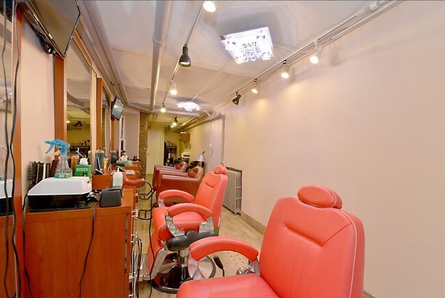 Interior Photo - 319 E 75th St