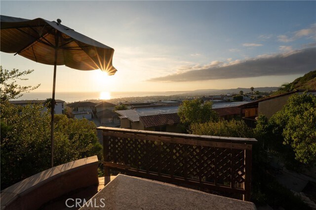 Building Photo - 214 Via Robina