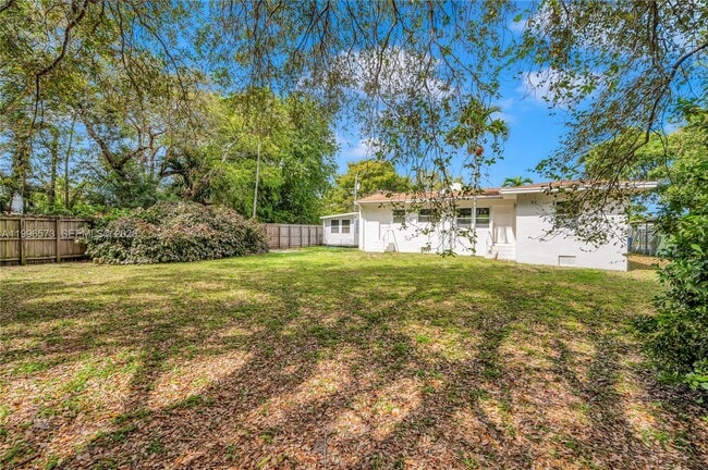 Foto del edificio - 1280 NE 115th St