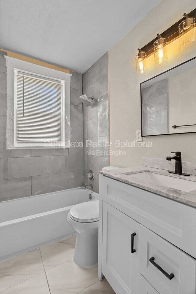 Foto del edificio - 4102 California Ave