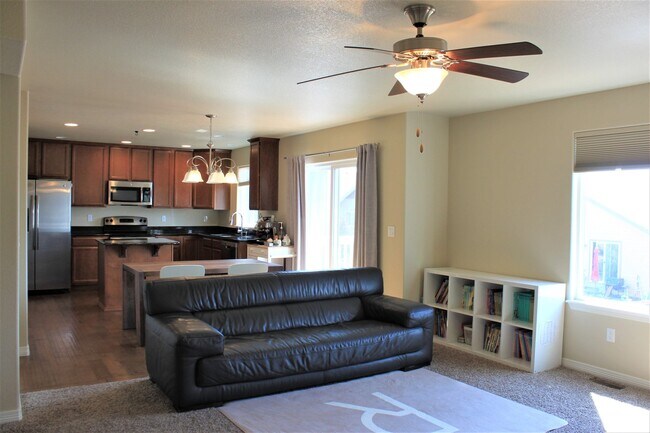 Foto del edificio - 835 Pistol River Way