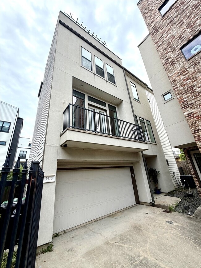 Building Photo - 2913 Leeland St