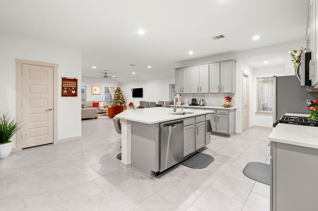 Building Photo - 29506 Gordon Sevilla St