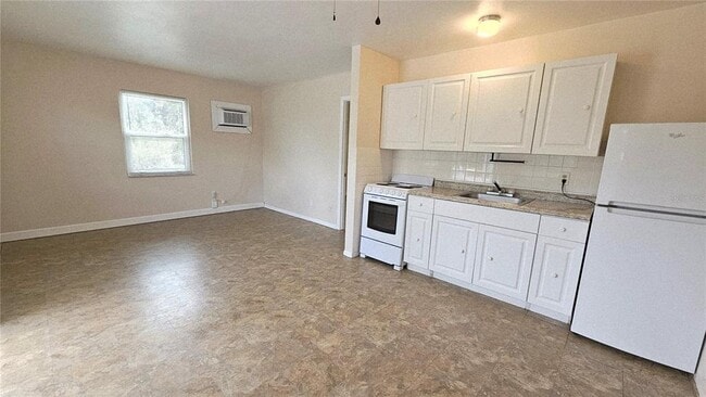 Building Photo - 283 Cocoanut Ave