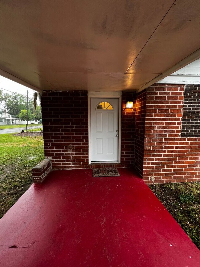Foto del edificio - Beautiful Remodeled 3Bed/2Bath perfect for...