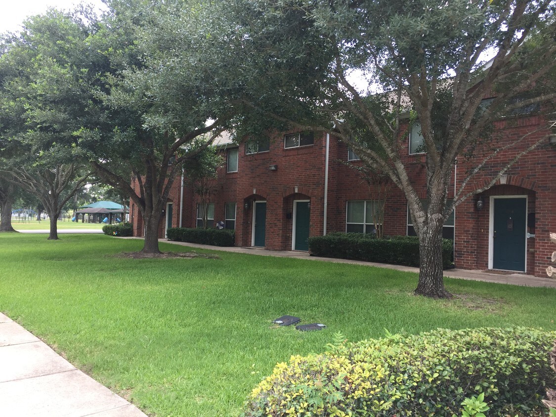 1324 Damon St, Rosenberg, TX 77471 Apartments in Rosenberg, TX