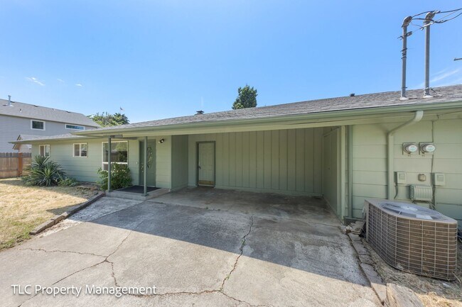 Foto del edificio - 4780 Cody Ave