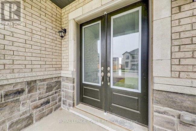 Building Photo - 96 Closson Dr