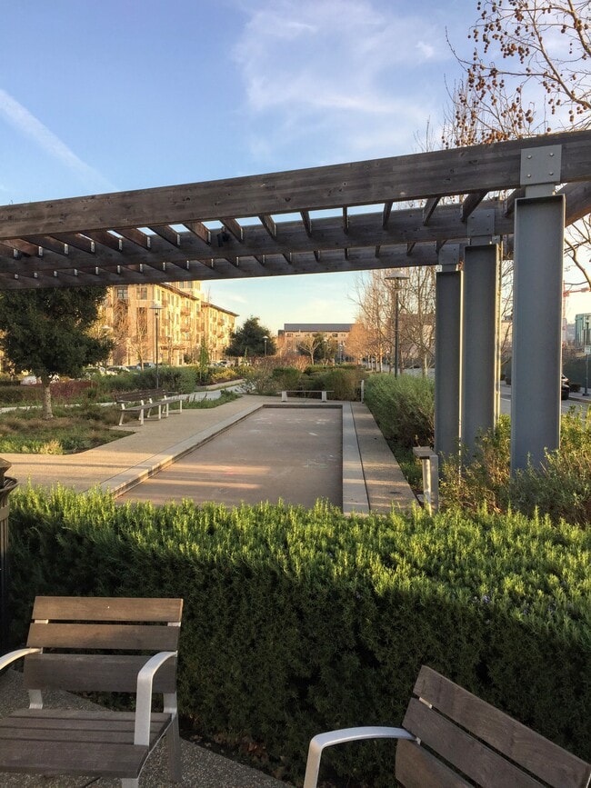 near by park - 2852 Saratoga Dr