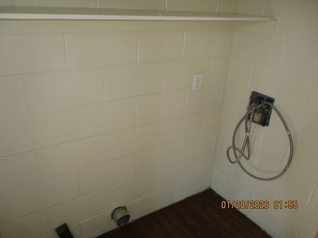 Foto del edificio - 806 W Lincoln Ave