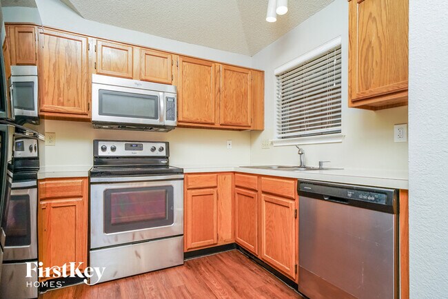 Building Photo - 1323 Jasmine Dr